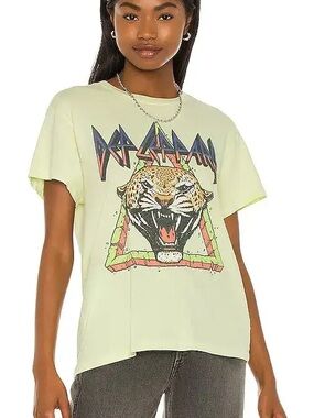 Daydreamer Def Leppard Rock Till You Drop Tour Tee in Yellow Lime Color Size S